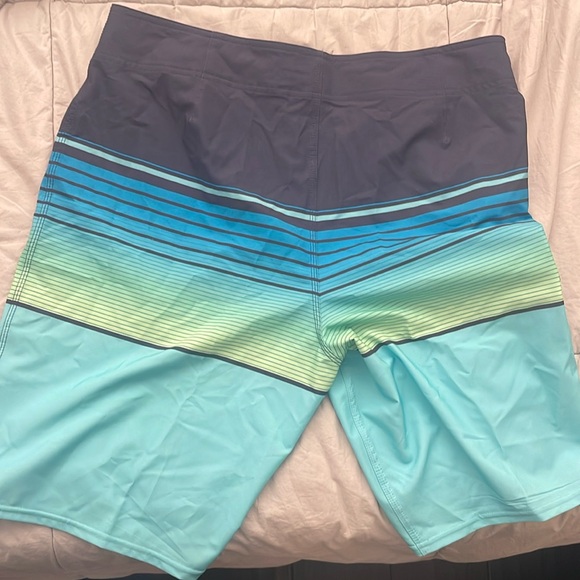 O’Neill Swim Board Shorts (SIZE 36) - Picture 4 of 4